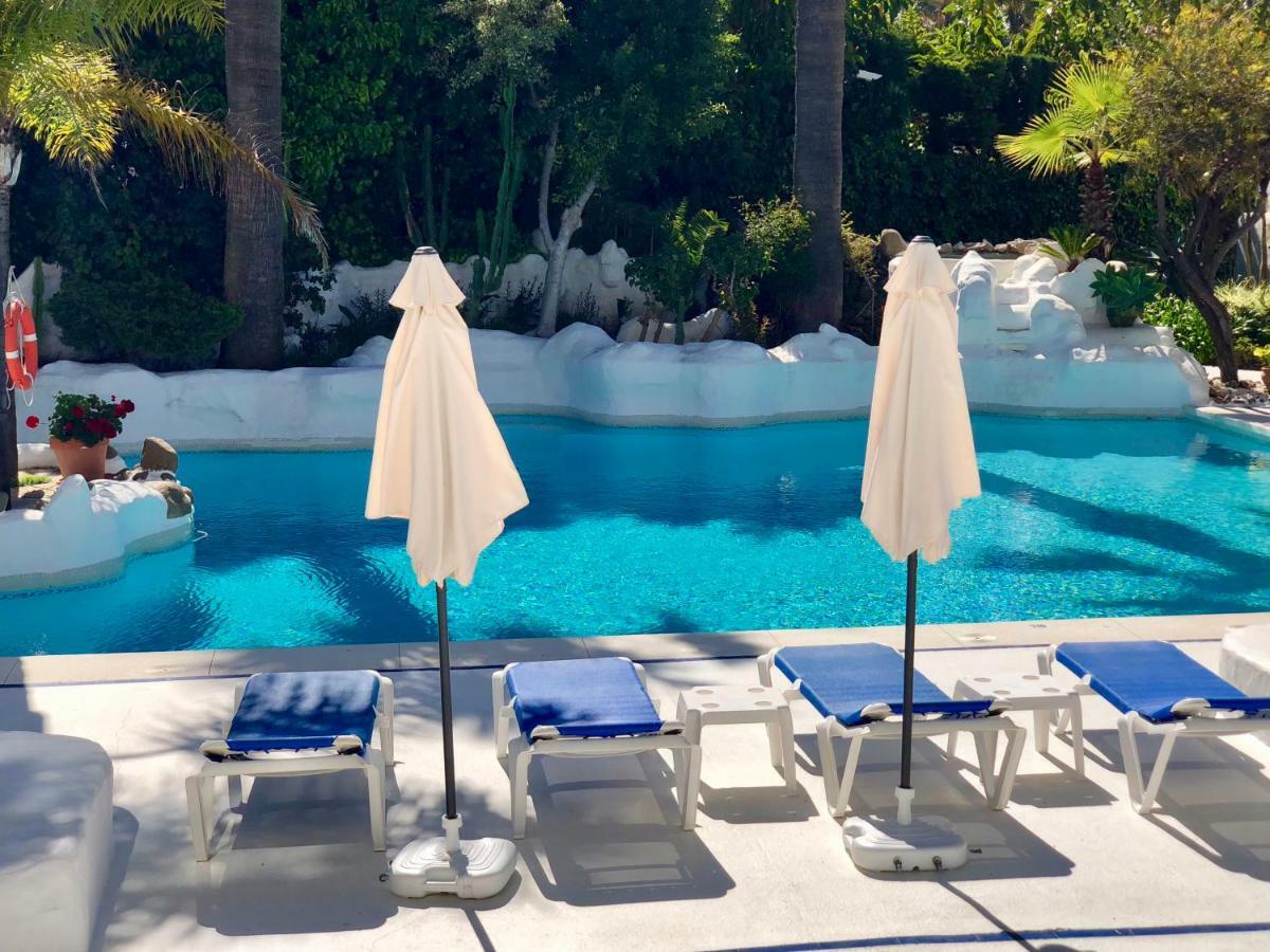 Luxury Apartment In La Isla, Walking Distance To Puerto Banus Marbella Eksteriør bilde