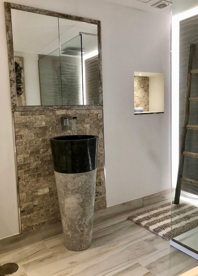 Luxury Apartment In La Isla, Walking Distance To Puerto Banus Marbella Eksteriør bilde