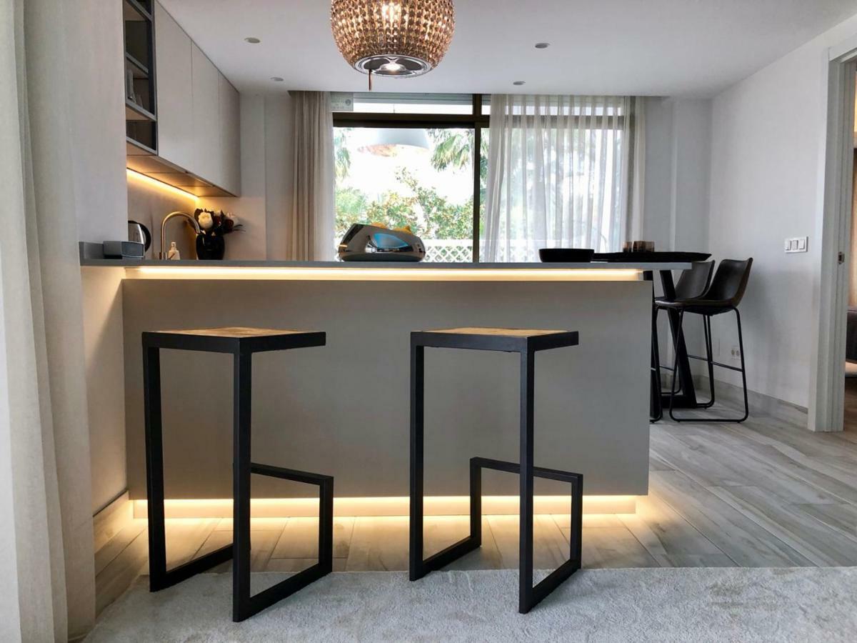 Luxury Apartment In La Isla, Walking Distance To Puerto Banus Marbella Eksteriør bilde