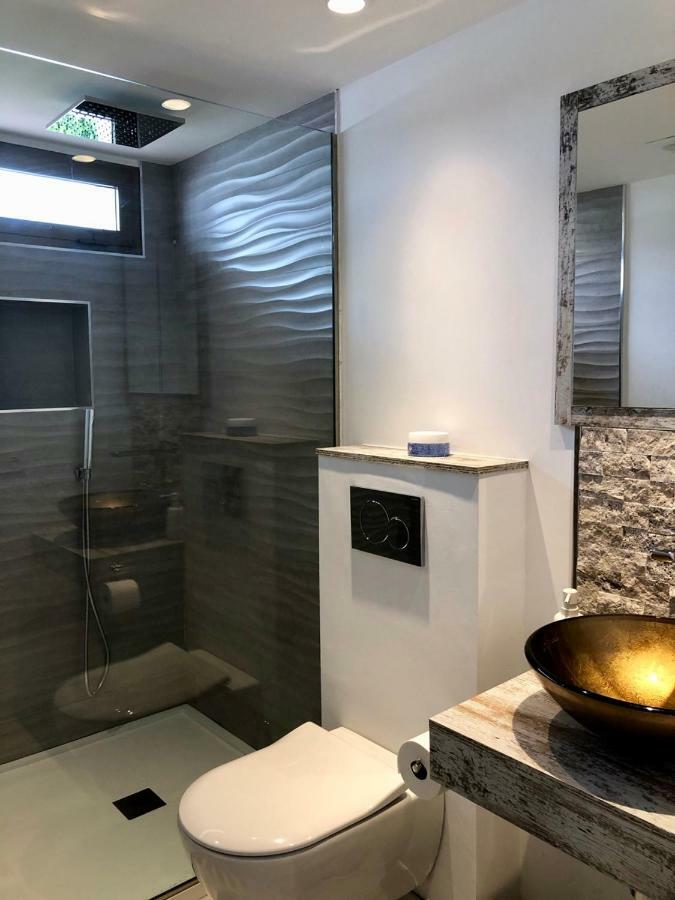 Luxury Apartment In La Isla, Walking Distance To Puerto Banus Marbella Eksteriør bilde