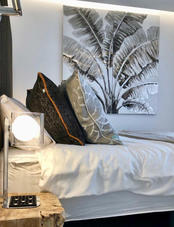 Luxury Apartment In La Isla, Walking Distance To Puerto Banus Marbella Eksteriør bilde