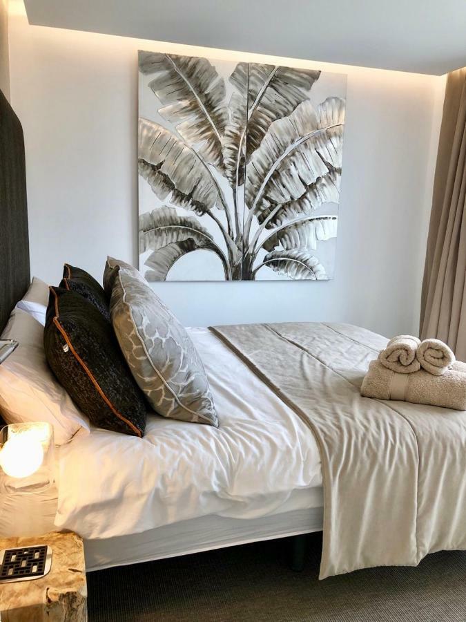 Luxury Apartment In La Isla, Walking Distance To Puerto Banus Marbella Eksteriør bilde