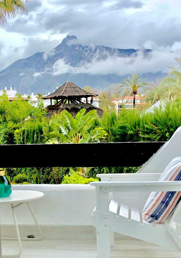 Luxury Apartment In La Isla, Walking Distance To Puerto Banus Marbella Eksteriør bilde